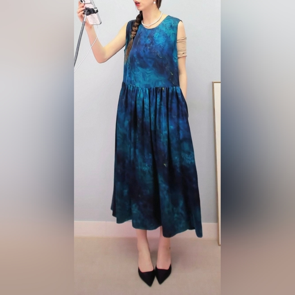 NWOT 100% Silk Sleeveless mysterious blue abstract print dress Size M